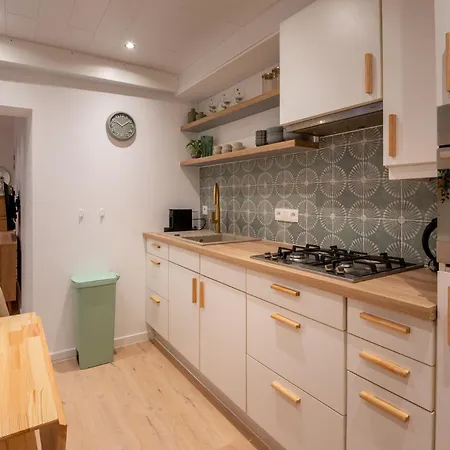 Stylish Coastal With Fireplace & Terrace In * Ostende