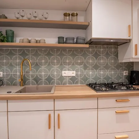 Stylish Coastal With Fireplace & Terrace In * Ostende