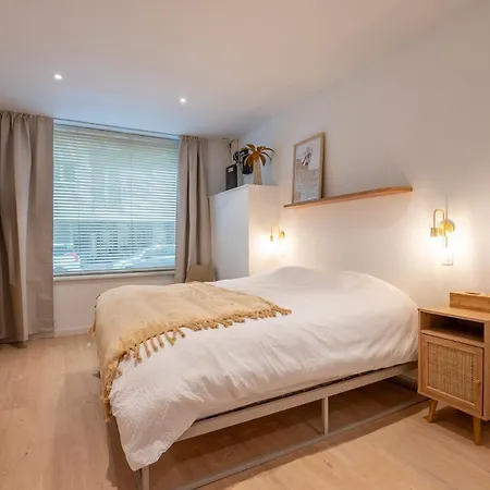 Stylish Coastal With Fireplace & Terrace In Apartment Ostend