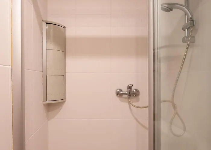 Apartment Stylish Coastal With Fireplace & Terrace In